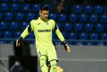 VIDEO: Sự khởi đầu ấn tượng của thủ môn TQN trước đội bóng của Lee Nguyễn