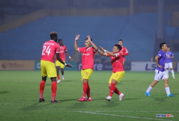 Tài năng trẻ Tuấn Hải rực sáng, che mờ ngày trở lại của Quang Hải