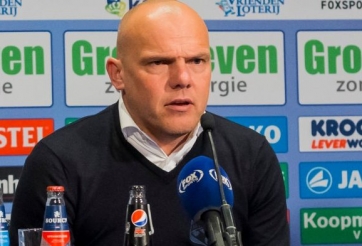 HLV Heerenveen ‘đóng sập’ cơ hội đá chính của Văn Hậu trước VVV