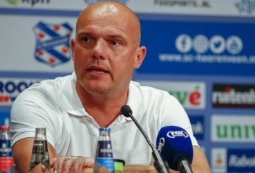 Thầy của Văn Hậu được Heerenveen gia hạn hợp đồng