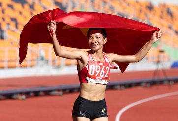 VĐV điền kinh Nguyễn Thị Oanh nhận giải VĐV tiêu biểu toàn quốc 2019