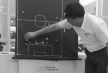 Ông bầu V-League bị mỉa mai trên báo châu Á