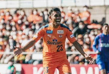 Tuyển thủ Thái Lan xác lập cột mốc lịch sử tại J-League