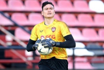 VIDEO: Đặng Văn Lâm nỗ lực luyện tập lấy lại suất bắt chính ở Thái Lan