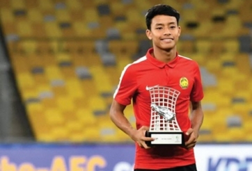 Tài năng kiệt xuất Malaysia làm shipper chờ ngày xuất ngoại