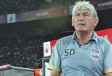 HLV Darby: 'Cầu thủ Việt Nam nên học tập người Thái'