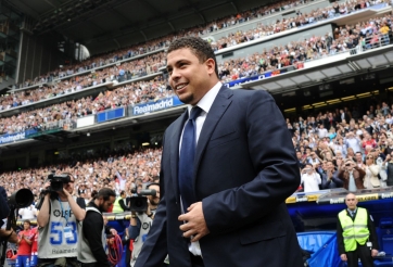 Ronaldo béo trở lại Nou Camp để đối đầu với Barcelona