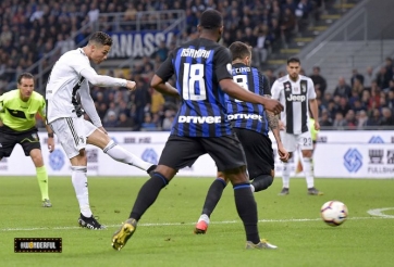 Ronaldo lập công, Juventus thoát thua ở trận derby Italia
