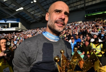 Pep Guardiola chưa hài lòng về cú ăn ba của Man City