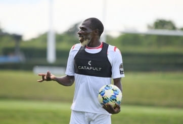 Choáng với cầu thủ 26 tuổi già như ông lão 62 tại CAN Cup 2019