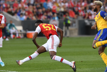 Sao trẻ lập siêu phẩm, Arsenal thắng đậm trên đất Mỹ