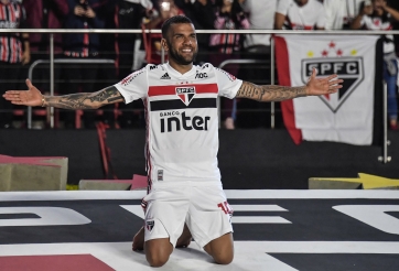 VIDEO: 45.000 CĐV đốt pháo hoa chào đón Dani Alves vui như ngày hội