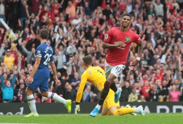 Thành Manchester mở hội sau vòng 1 Ngoại hạng Anh