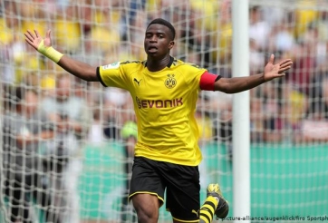 Cầu thủ 14 tuổi gây sốc khi ghi 6 bàn trận ra mắt U19 Dortmund