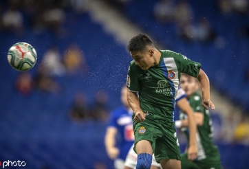 'Ronaldo Trung Quốc' tạo nên cột mốc lịch sử ở Europa League