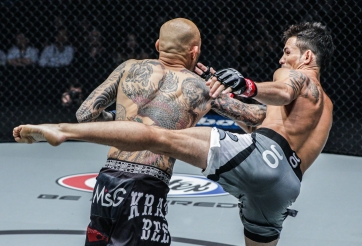 VIDEO: Tung mưa đòn, võ sĩ gốc Việt knock-out đối thủ sau 88 giây