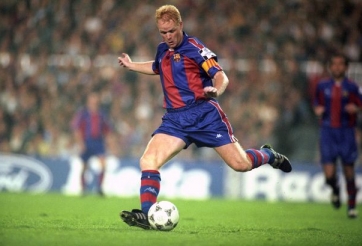 VIDEO: Huyền thoại Barca tự kiến tạo cho mình ghi bàn theo cách chưa từng có