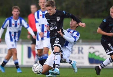 Kết quả bóng đá hôm nay 1/10: Văn Hậu đá chính, Heerenveen chia điểm