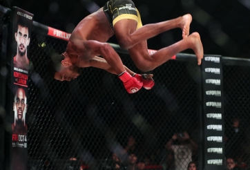 Ra đòn như súng máy, võ sĩ MMA knock-out đối thủ sau... 8 giây