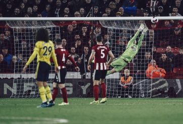 Bảng xếp hạng Ngoại hạng Anh vòng 9: MU & Arsenal tụt hạng