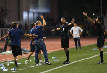 BLV Hàn Quốc bật cười trước biểu cảm đáng yêu của thầy Park