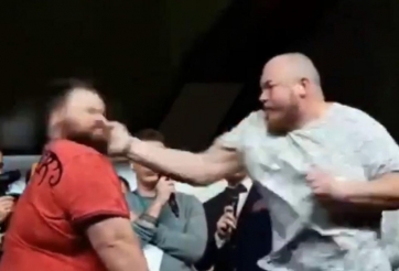 Kỳ lạ: Nhà vô địch người Nga thua trận vì bị tát 'sấp mặt'