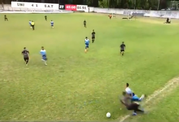 VIDEO: Hỗn chiến ghê rợn sau pha vào bóng đậm chất 'đồ tể'