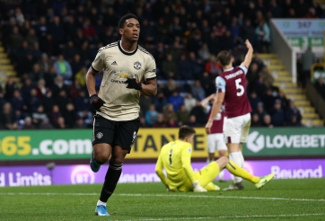 Trừng phạt Burnley, MU hâm nóng cuộc đua top 4