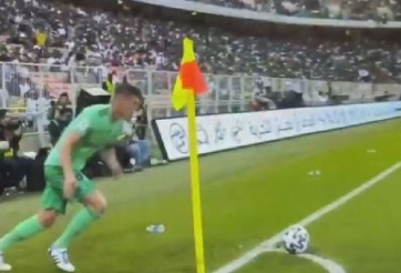 Kroos gây sốt với cú đá phạt góc thành bàn vào lưới Valencia