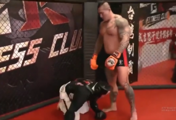 VIDEO: Thách đấu võ sĩ MMA, youtuber nhận mưa đòn phải xin thua