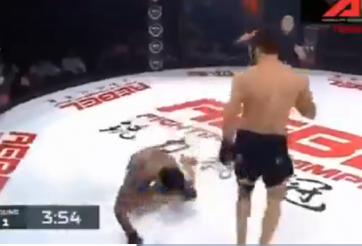 VIDEO: Võ sĩ MMA ra đòn không cần nhìn khiến đối thủ bất tỉnh