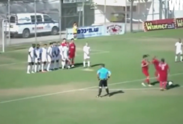 VIDEO: Đội bóng dùng 'khổ nhục kế' đá phạt và cái kết hoàn hảo