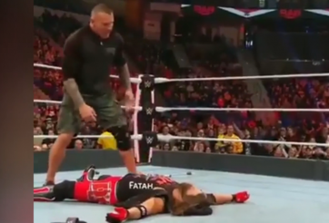 VIDEO: 'Cà khịa' võ sĩ chống nạng và cái kết bẽ bàng