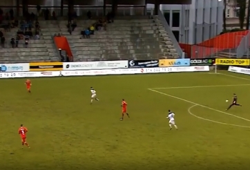 VIDEO: Thủ môn lập siêu phẩm hơn 90 mét, ấn định chiến thắng