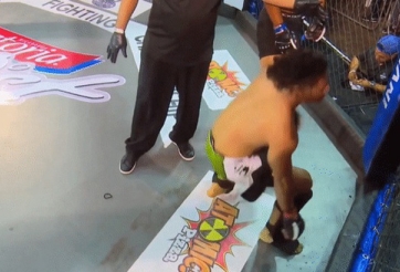 VIDEO: Võ sĩ không cần đánh vẫn thắng nhờ chiêu 'cà khịa'