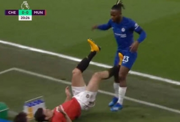 VAR 3 lần phán quyết có lợi giúp MU đánh bại Chelsea