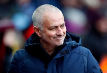 Mourinho có gián điệp ở Chelsea, biết hết tính toán của Lampard