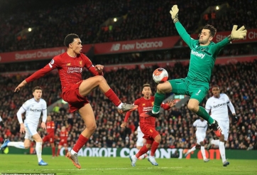 Bảng xếp hạng Ngoại hạng Anh: MU thăng tiến, Liverpool sắp vô địch