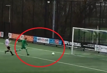 HÀI HƯỚC: Thủ môn 2 đội phối hợp tạo nên bàn thắng khó tin