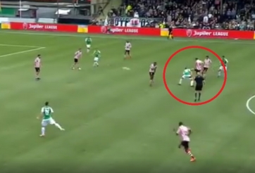 VIDEO: Cú vung chân như búa bổ tung lưới...đội nhà