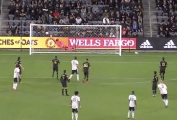 VIDEO: Siêu phẩm đá phạt của Roberto Carlos được tái hiện ở Mỹ