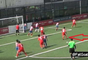 VIDEO: 2 pha phối hợp phạt góc 'IQ vô cực' của đội nhí Trung Quốc