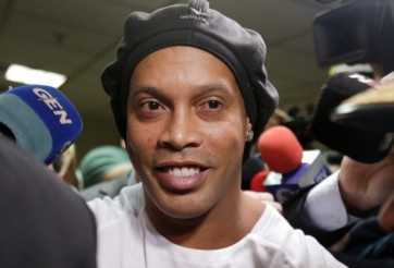 Ronaldinho 'hạnh phúc' với thú vui mới trong tù