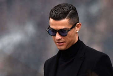 Ronaldo sắp kiếm đủ 1 tỷ USD bất chấp Covid-19
