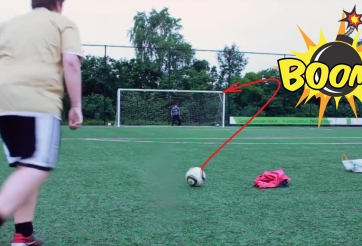 VIDEO: Cầu thủ ngoại cỡ sút phạt như 'tên lửa đạn đạo'