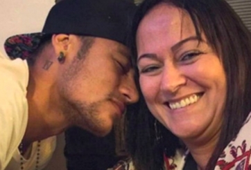 Mẹ Neymar hẹn hò với fan của con trai kém 30 tuổi