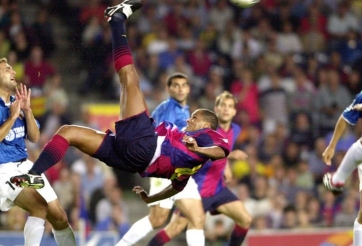 VIDEO: Huyền thoại Barca lập cú hat-trick đỉnh nhất mọi thời đại