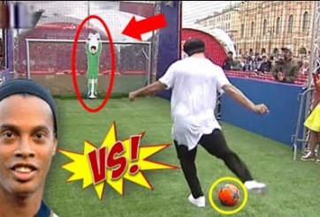 VIDEO: Ronaldinho liên tục thất bại trước thủ môn...robot
