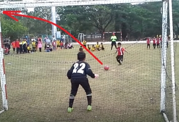 VIDEO: 23 triệu lượt xem loạt penalty cân não giữa 2 đội bóng nhí