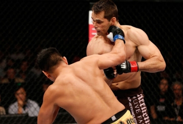 Cung Lê tung cú đấm 'tử thần' hạ gục huyền thoại UFC sau 2 phút